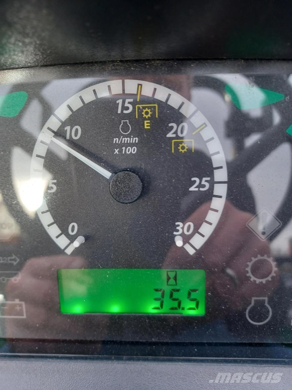 John Deere 5050E Traktori