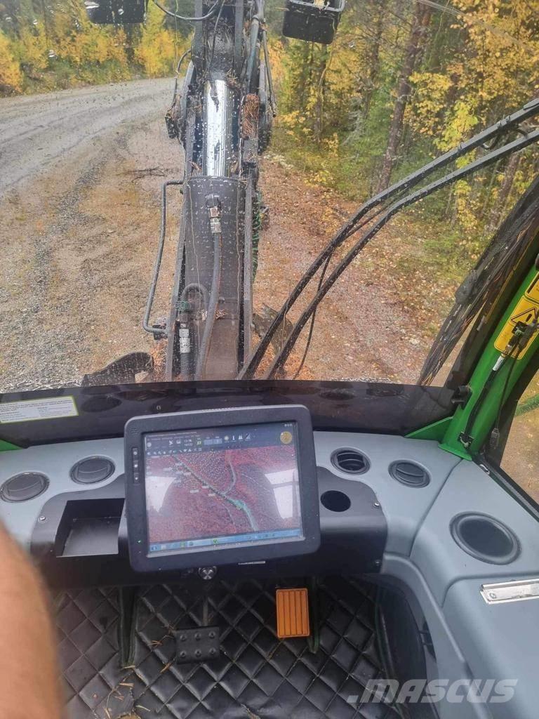 John Deere 1070 G Harvesteri