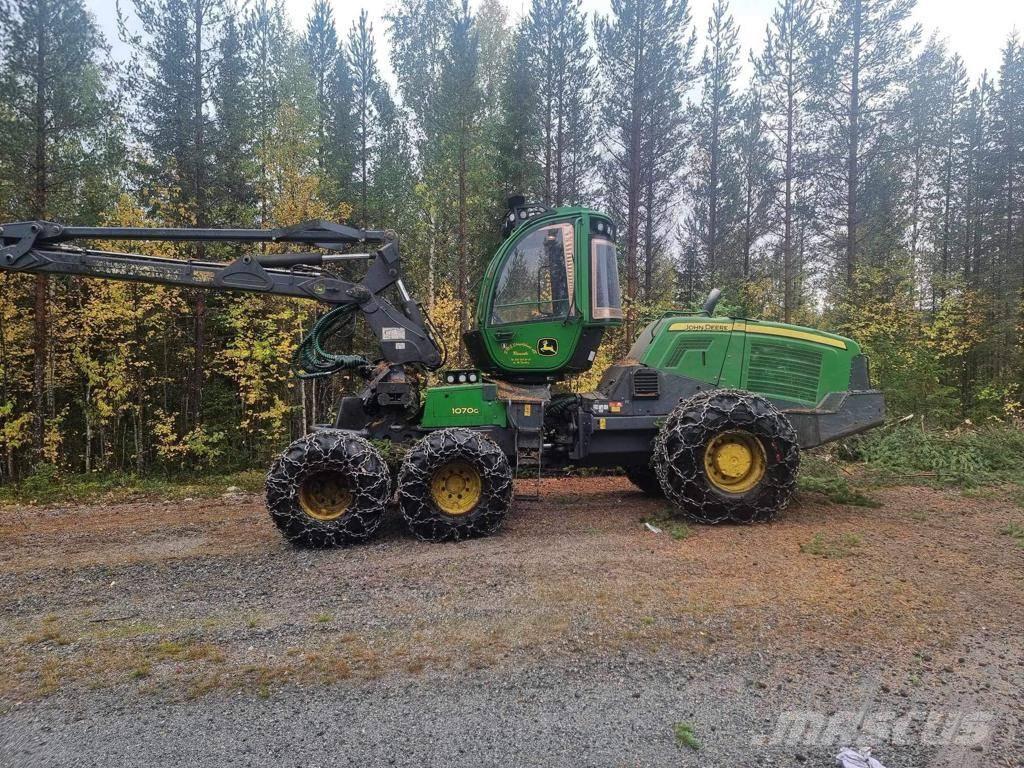John Deere 1070 G Harvesteri