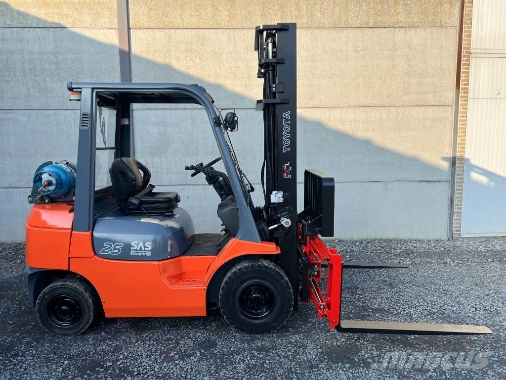 Toyota 42-7 FGF 25 LPG tehnika