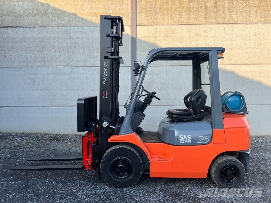 Toyota 42-7 FGF 25 LPG tehnika