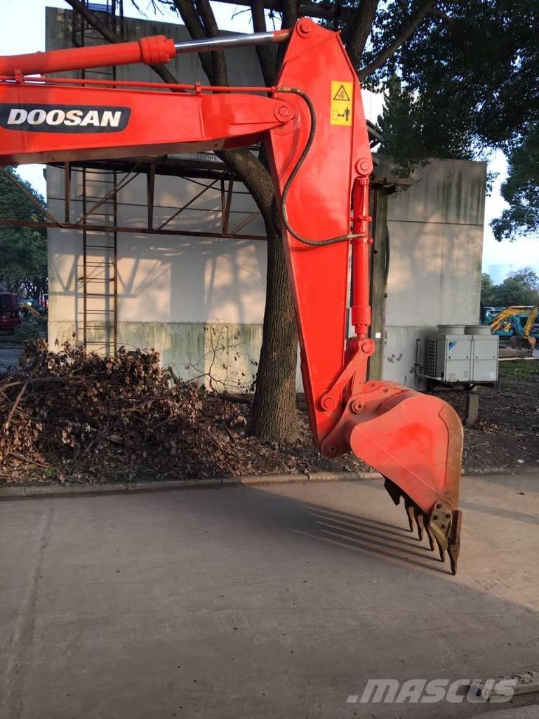 Doosan dh150w-7 Ekskavatori uz riteņiem