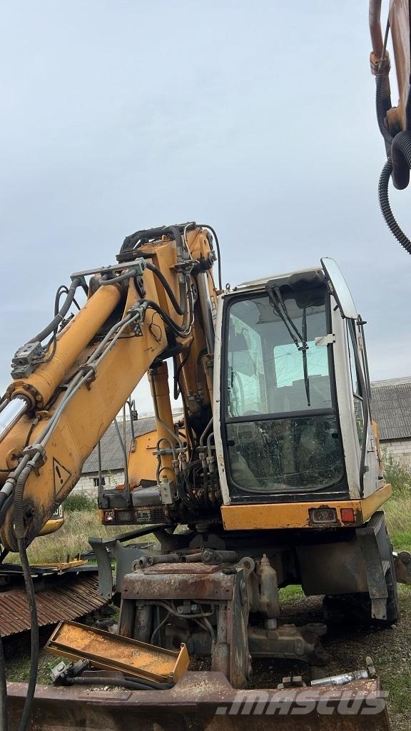 Liebherr A 900 C Sliedes, ķēdes un šasija