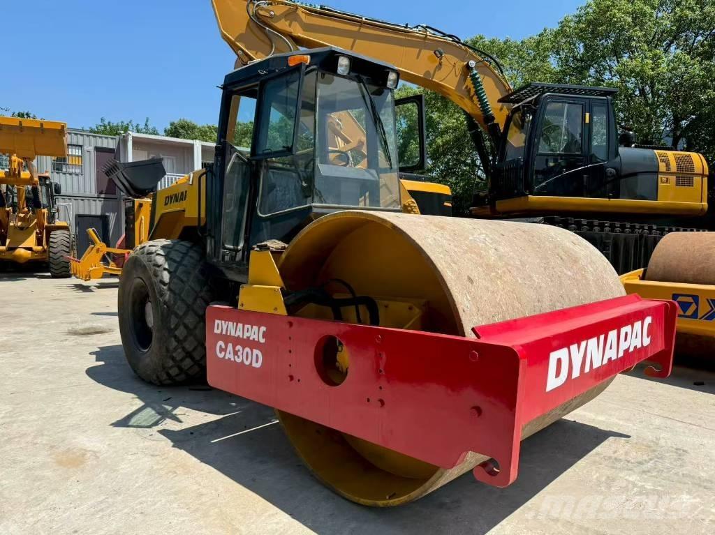 Dynapac CA 30 D Vienvalča grunts veltņi