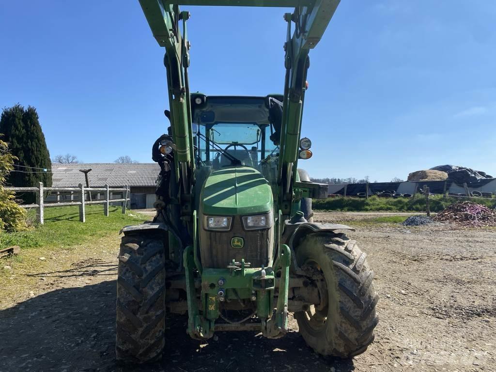 John Deere 5100 R Traktori