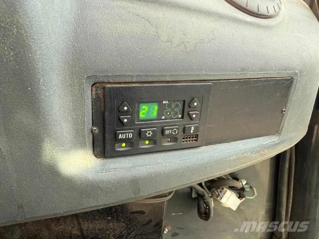 Komatsu WA100 M-7 Iekrāvēji uz riteņiem