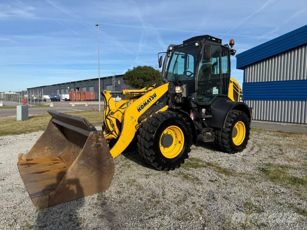 Komatsu WA100 M-7 Iekrāvēji uz riteņiem