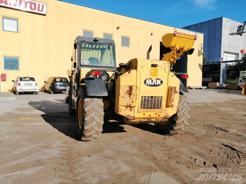 New Holland LM1740 A Teleskopiskie manipulatori