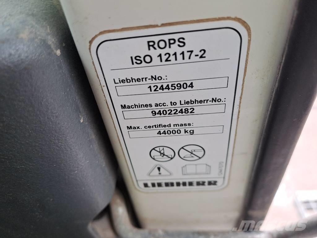 Liebherr R 946 Kāpurķēžu ekskavatori