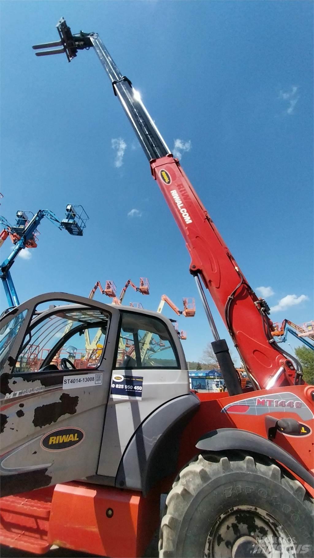 Manitou MT1440 Teleskopiskie manipulatori