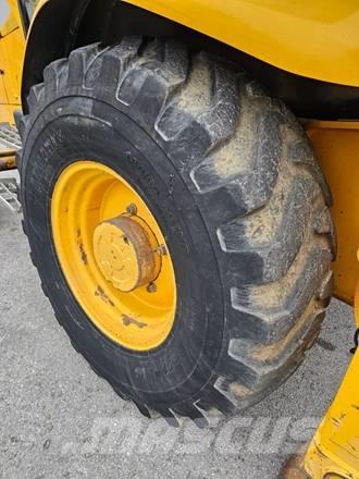 JCB 3 CX Ekskavatori-iekrāvēji