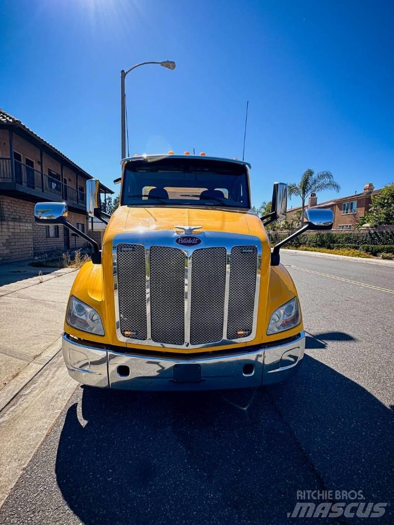 Peterbilt 579 Pašizgāzējs