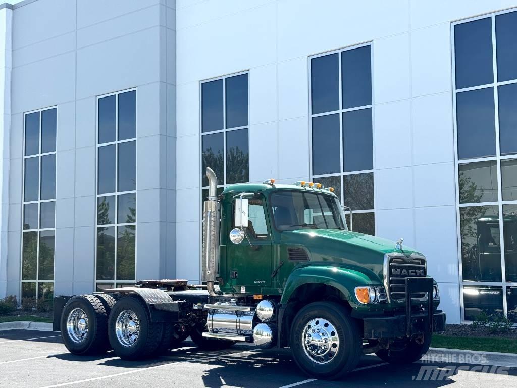 Mack Granite CV713 Vilcēji