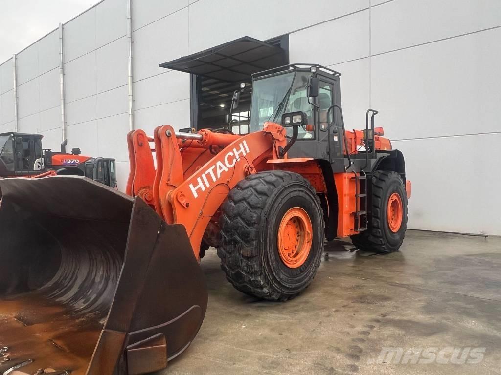 Hitachi ZW 330 Iekrāvēji uz riteņiem