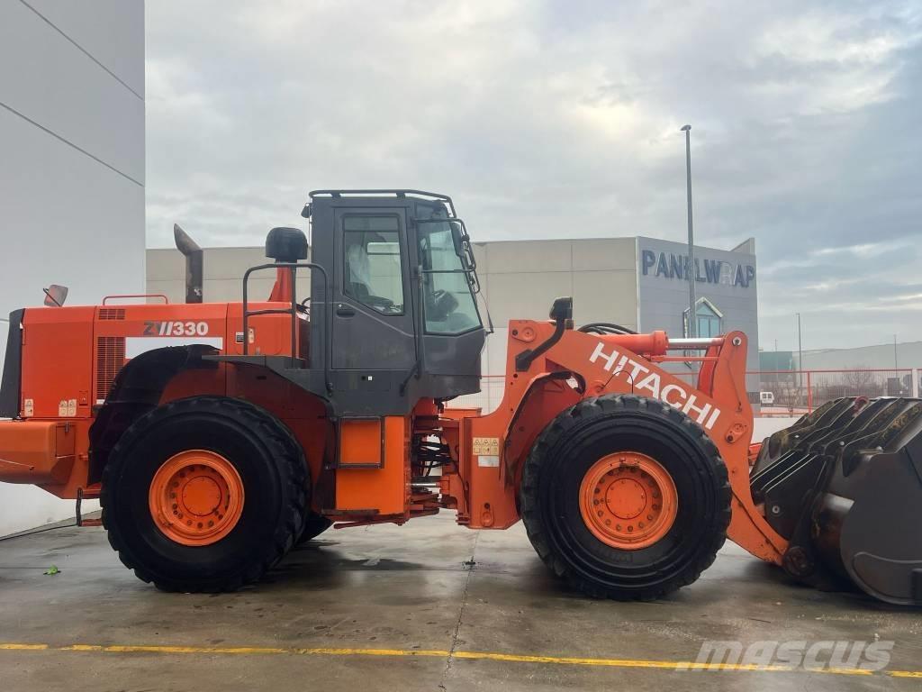 Hitachi ZW 330 Iekrāvēji uz riteņiem