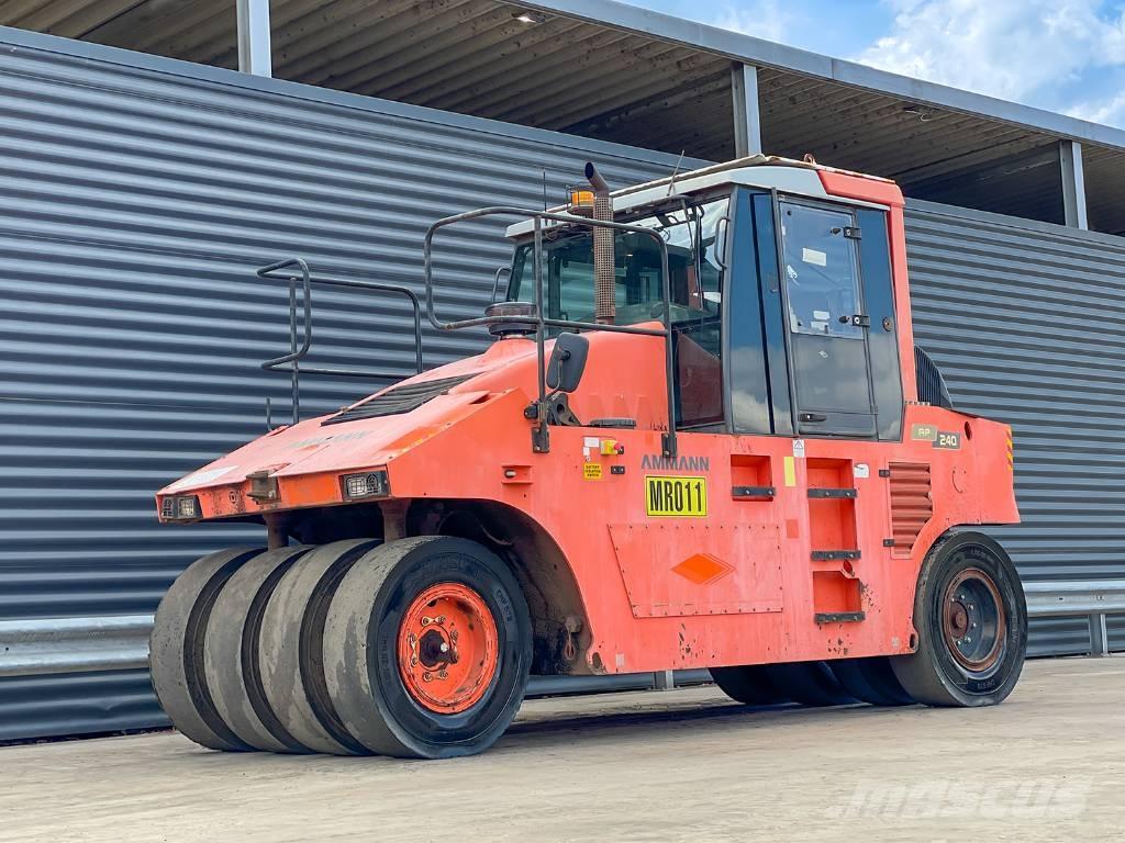 Ammann AP 240 Pneimatiskie veltņi