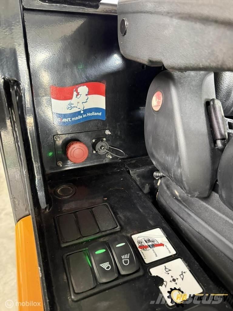 GiANT G2200E Iekrāvēji uz riteņiem