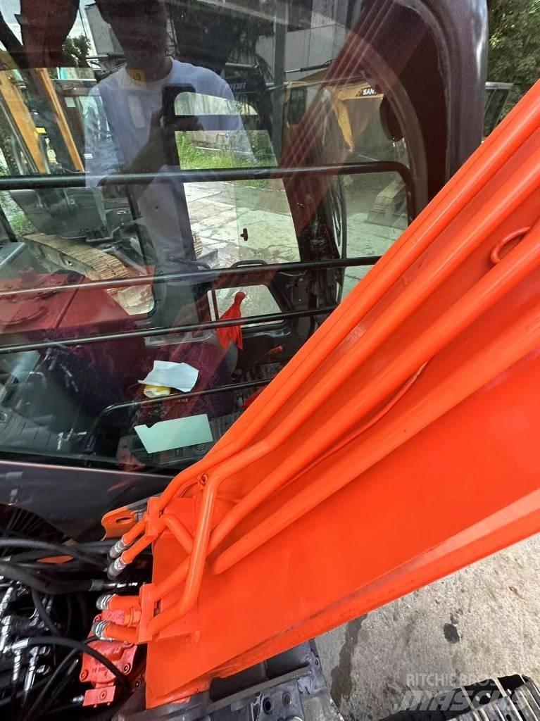 Hitachi ZX 70 Kāpurķēžu ekskavatori