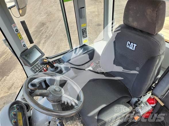 CAT 930M Iekrāvēji uz riteņiem