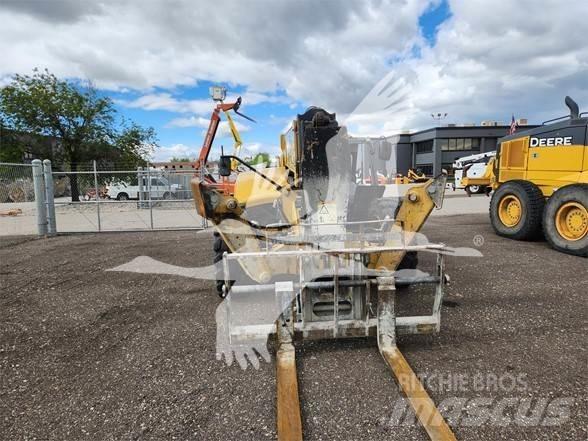 CAT TL1055D Teleskopiskie manipulatori