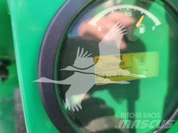 SkyTrak 10042 Teleskopiskie manipulatori