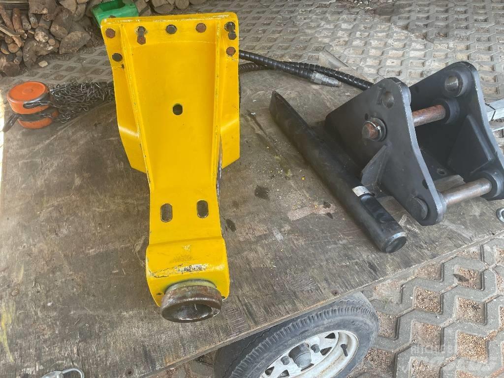 Atlas Copco SB 300 Āmuri/Drupinātāji