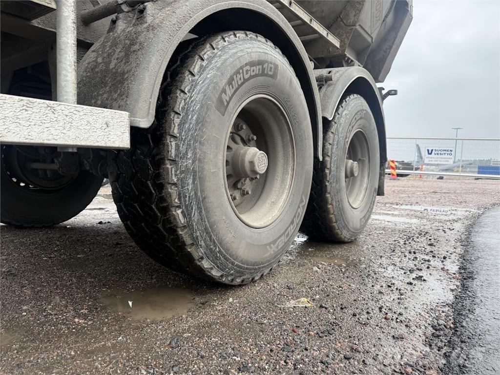 Scania R580 6x4 Pašizgāzējs