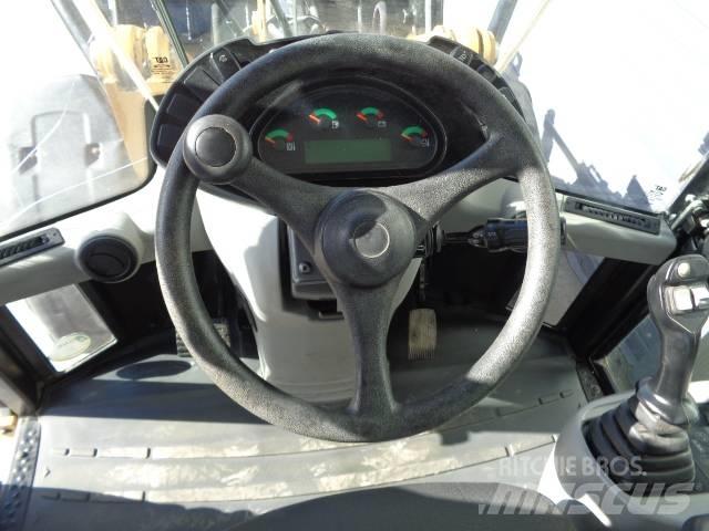 CAT 908M Iekrāvēji uz riteņiem