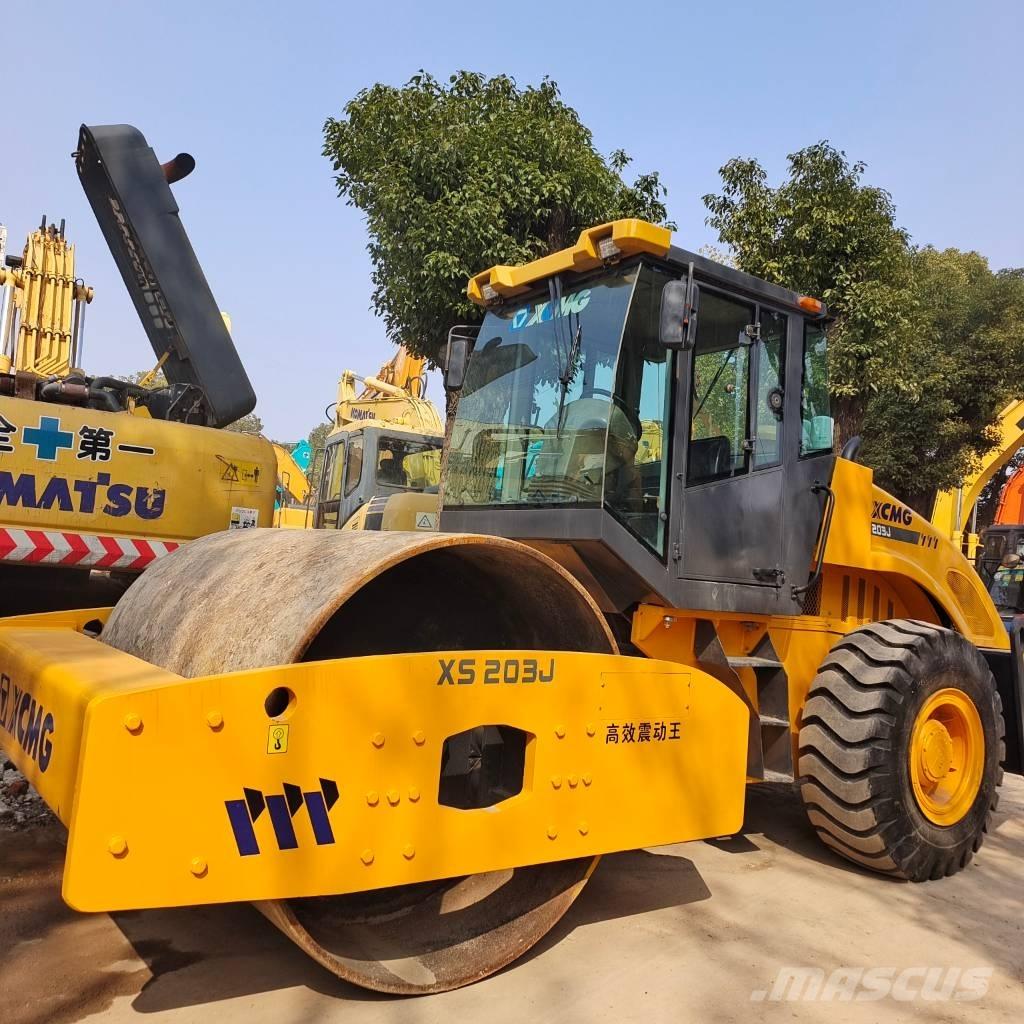 XCMG XS 203 J Vienvalča grunts veltņi
