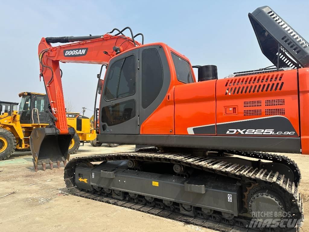 Doosan DX 225LC-9C Kāpurķēžu ekskavatori