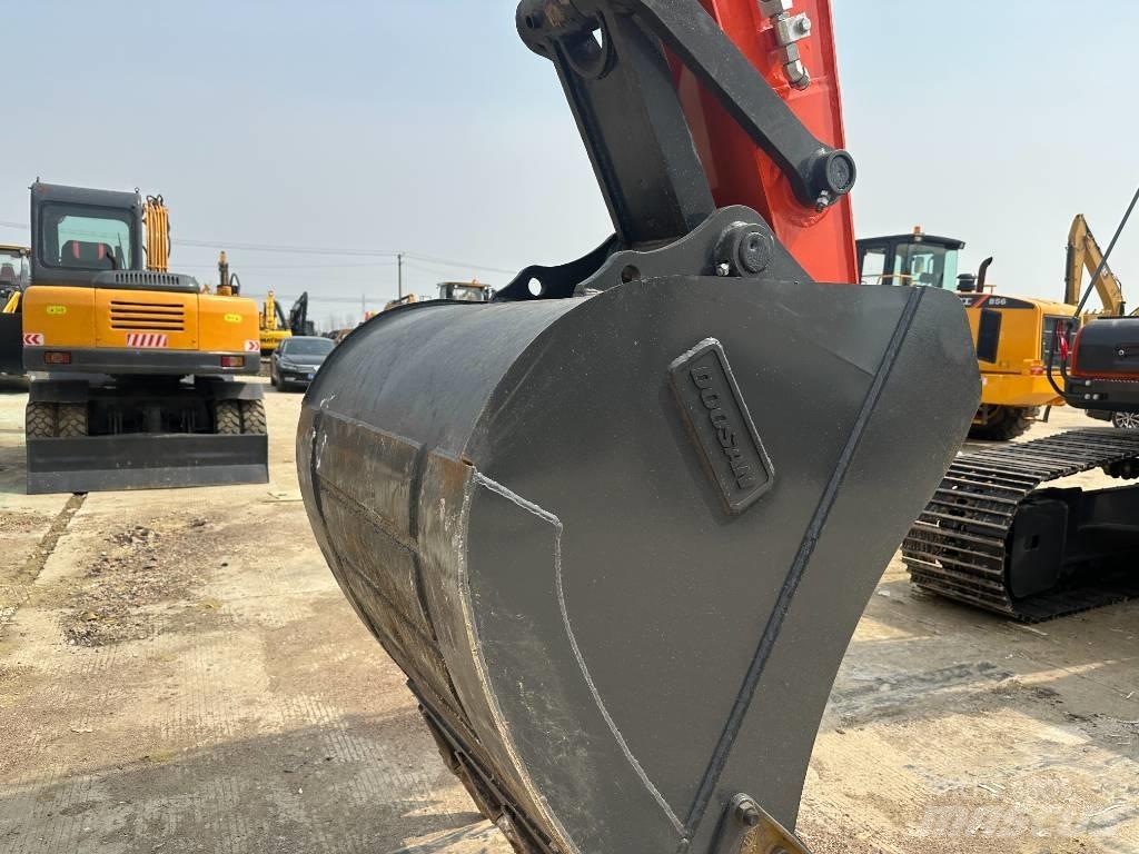 Doosan DX 225LC-9C Kāpurķēžu ekskavatori