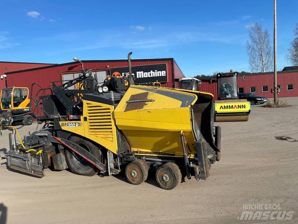 Bomag BF 300 P Asfalta klājēji