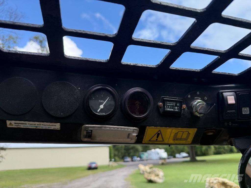 ASV RT 25 Lietoti riteņu kompaktiekrāvēji