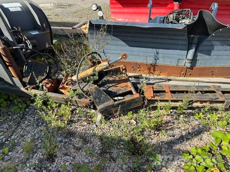 Uni-väg Vikplog 3.20 Sniega traktori