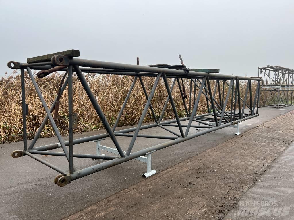 Hitachi KH 300 Pacēlāju/krānu aprīkojums