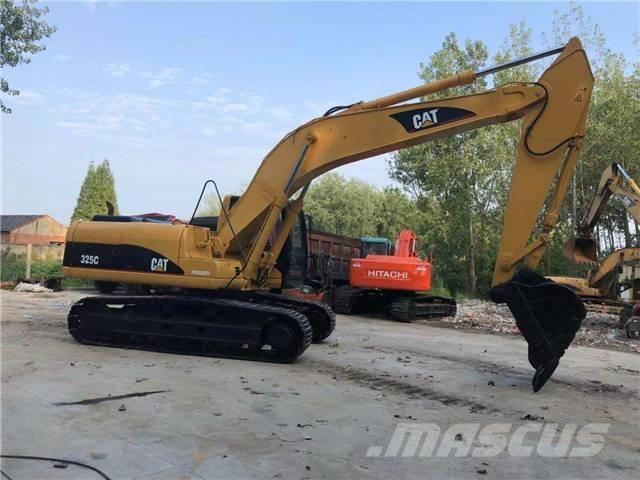 CAT 325C Kāpurķēžu ekskavatori
