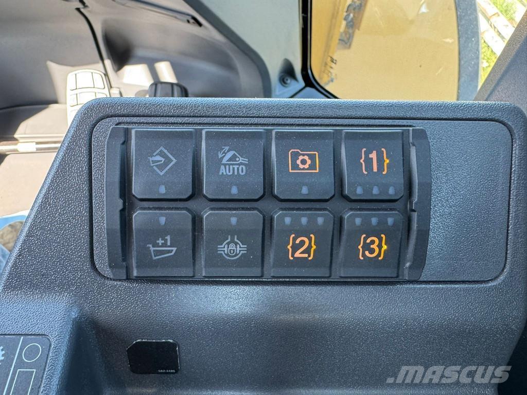 CAT 980 Iekrāvēji uz riteņiem