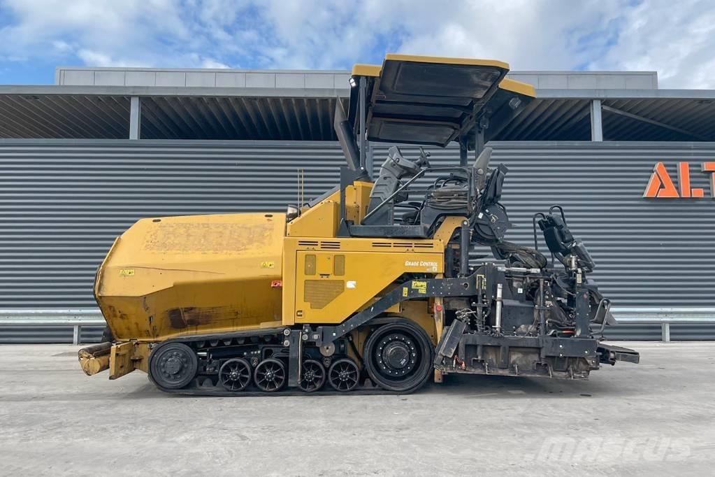 CAT AP555F Asfalta klājēji