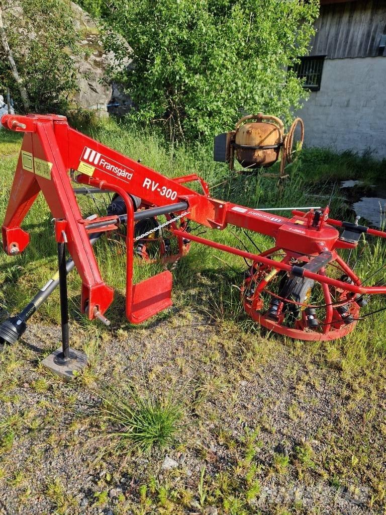 Fransgård RV 300 Grābekļi un siena ārdītāji