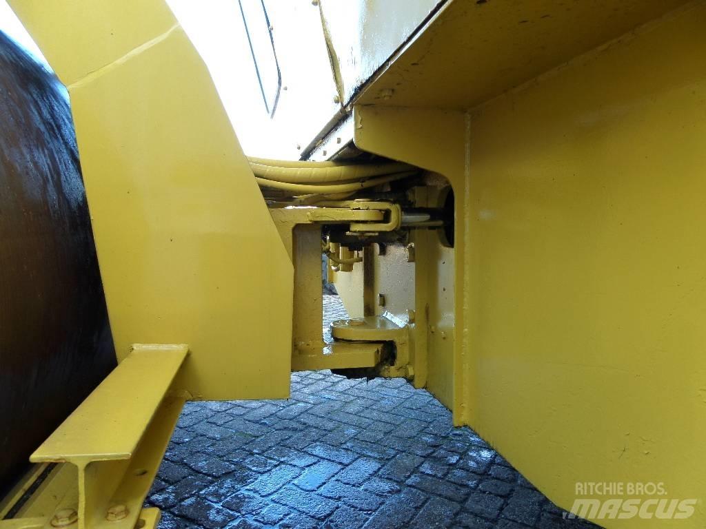Bomag BW 211 AD Vienvalča grunts veltņi