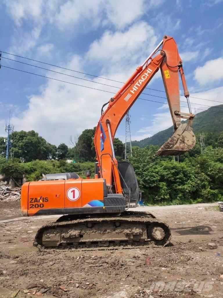 Hitachi EX 200-5 Kāpurķēžu ekskavatori