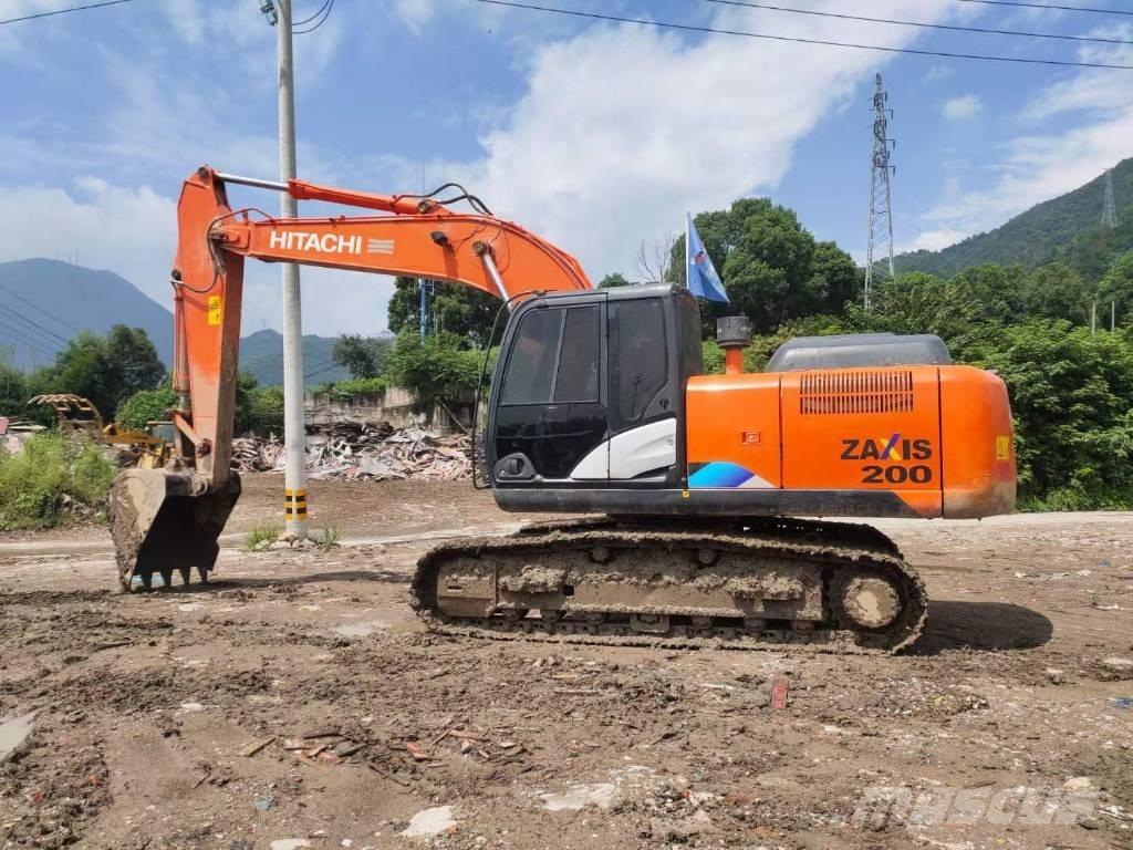 Hitachi EX 200-5 Kāpurķēžu ekskavatori