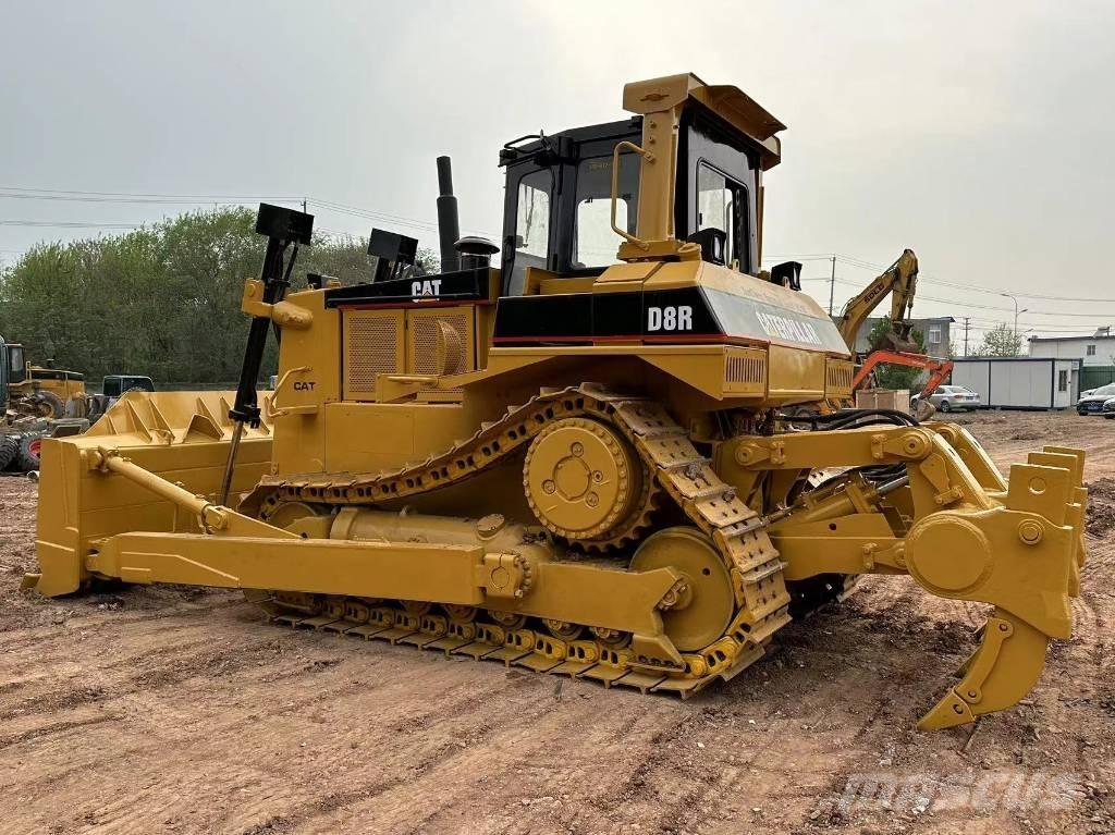 CAT D8R Kāpurķēžu buldozeri