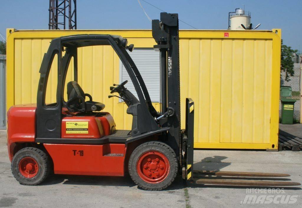 Nissan FGD09A30Q Tehnika ar dīzeļa dzinēju