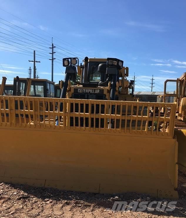 CAT D6R Kāpurķēžu buldozeri