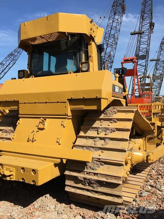 CAT D6R Kāpurķēžu buldozeri