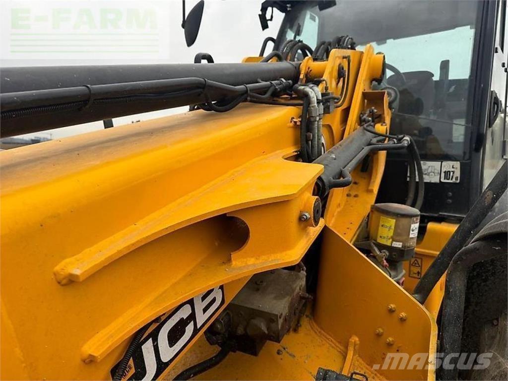 JCB tm 420 Lauksaimniecības pacēlāji