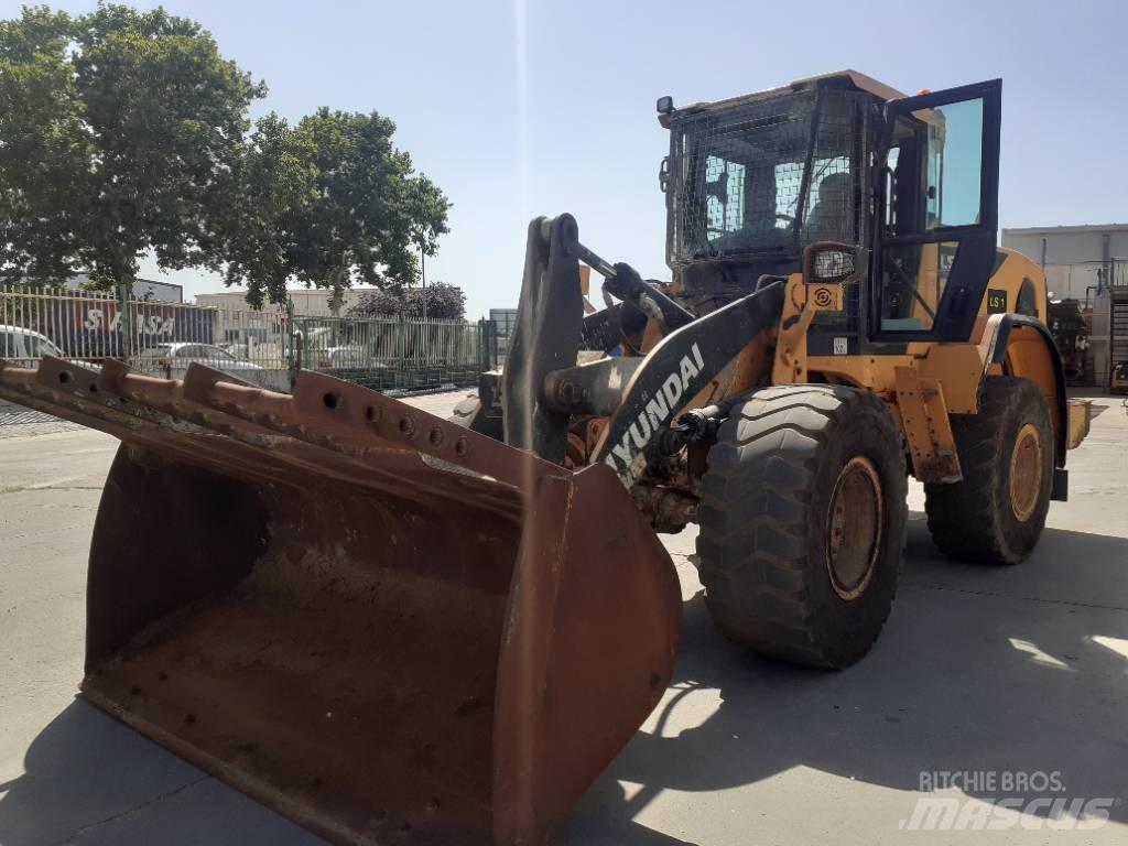 Hyundai HL 940A Iekrāvēji uz riteņiem