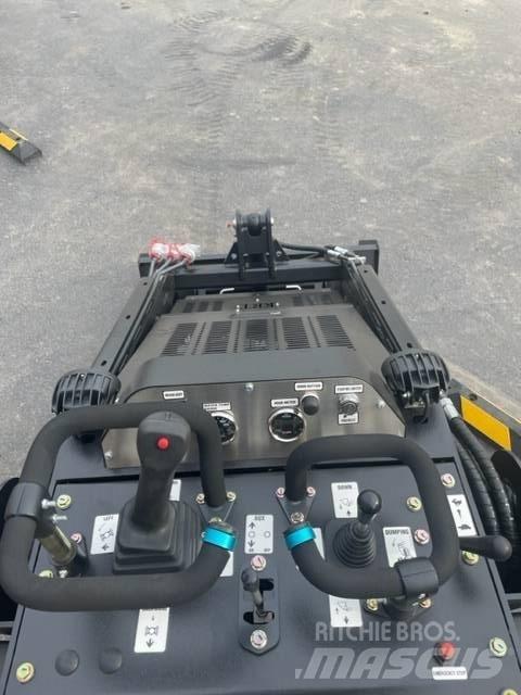 KRT ST 900 HD Lietoti riteņu kompaktiekrāvēji