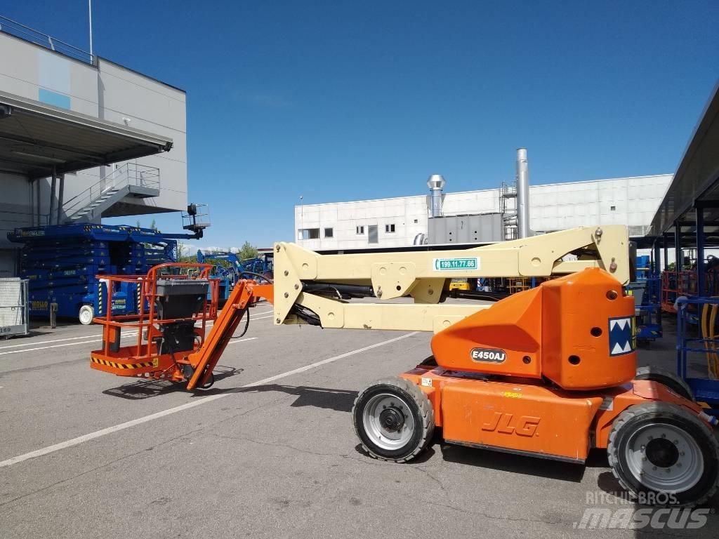 JLG E 450 AJ Strēles pacēlāji